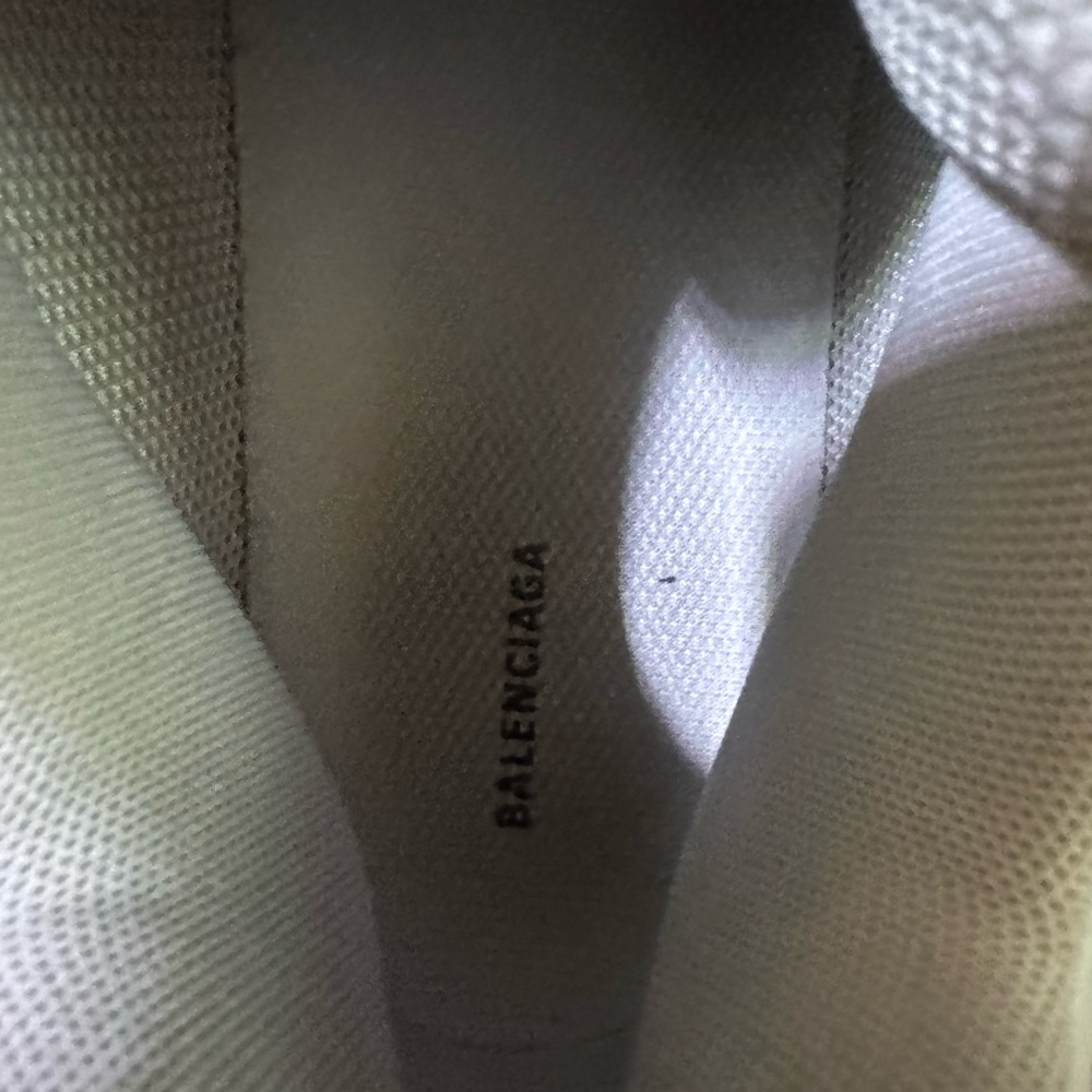 Balenciaga Triple S - Picture 4 of 9